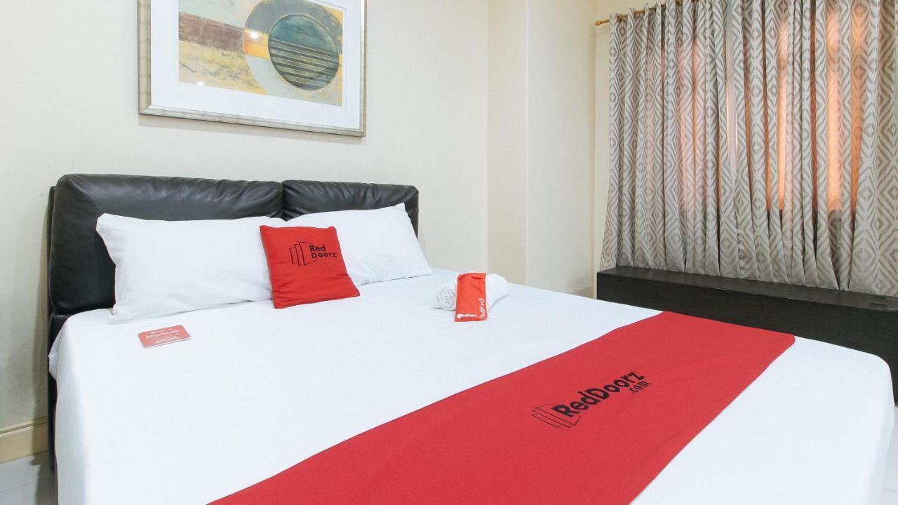 Reddoorz Plus @ Better Living Paranaque Paranaque City Екстер'єр фото