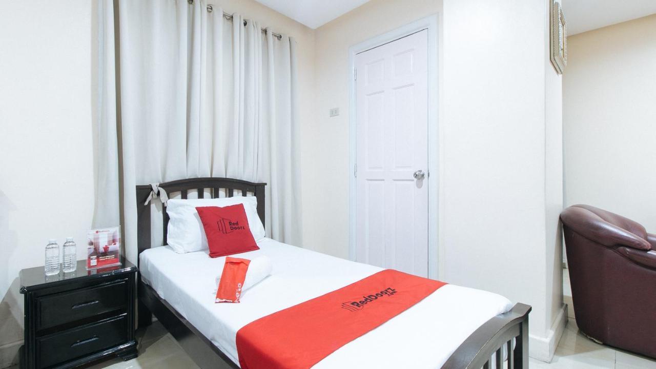 Reddoorz Plus @ Better Living Paranaque Paranaque City Екстер'єр фото