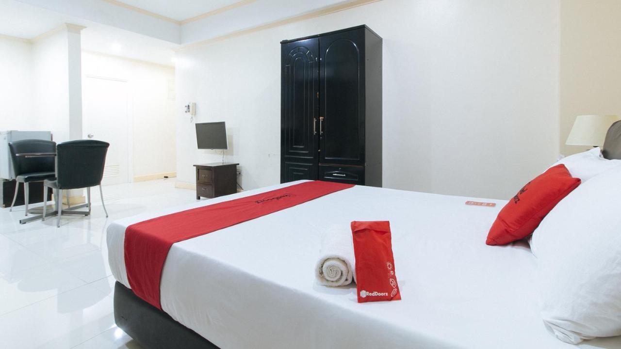 Reddoorz Plus @ Better Living Paranaque Paranaque City Екстер'єр фото