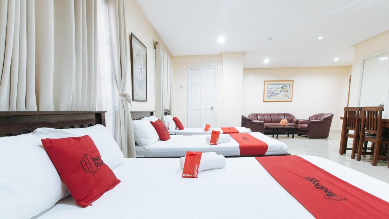 Reddoorz Plus @ Better Living Paranaque Paranaque City Екстер'єр фото