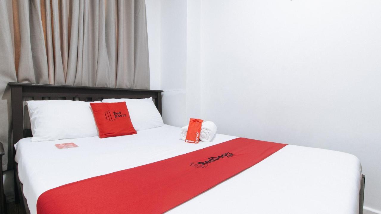 Reddoorz Plus @ Better Living Paranaque Paranaque City Екстер'єр фото
