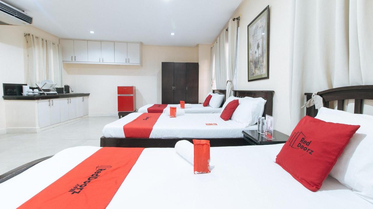 Reddoorz Plus @ Better Living Paranaque Paranaque City Екстер'єр фото