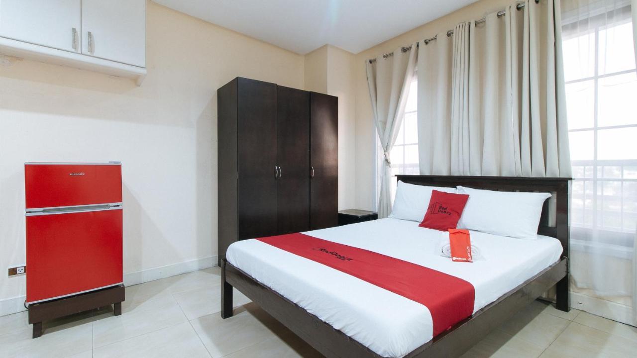 Reddoorz Plus @ Better Living Paranaque Paranaque City Екстер'єр фото