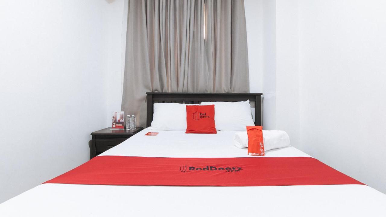 Reddoorz Plus @ Better Living Paranaque Paranaque City Екстер'єр фото