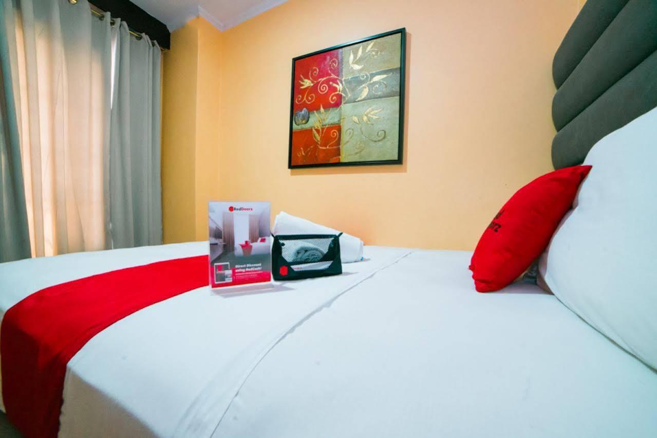 Reddoorz Plus @ Better Living Paranaque Paranaque City Екстер'єр фото